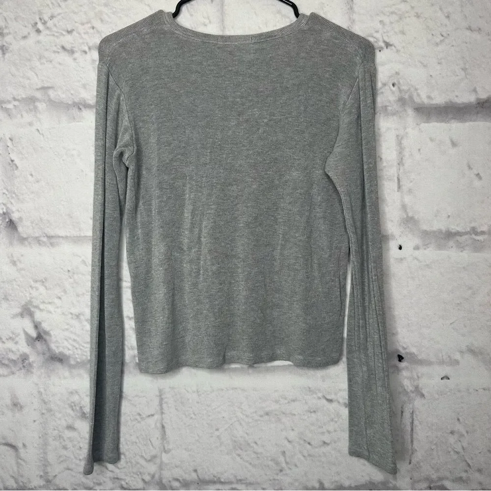 🔸BUNDLE ONLY🔸 |EUC| BRANDY MELVILLE Long Sleeve Quarter Button Henley - Picture 6 of 6
